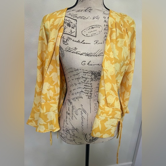 🍂 Joie Yellow and White Wrap Top with V-Neckline - Picture 5 of 9